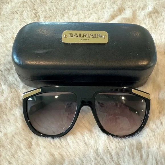 Balmain Flat Top Aviators Black and Gold Balmain® Eyewear - Soldier Sunglasses | Specs Collective main image 4